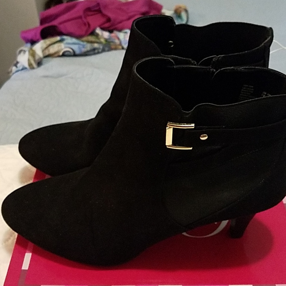 Brand new bootie boots new without tag